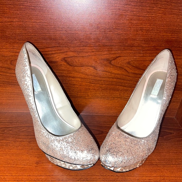 Heels - Picture 5 of 5